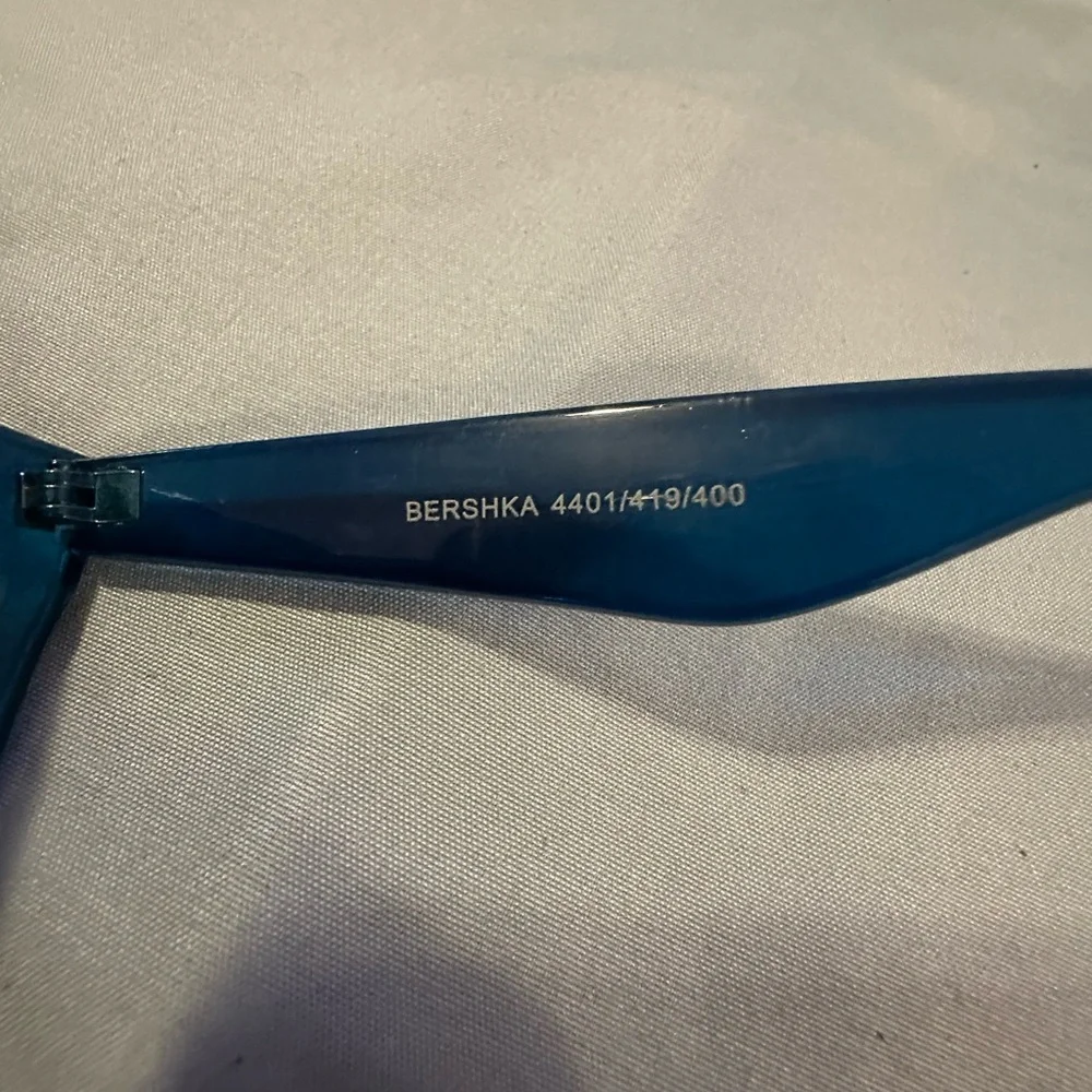 Bershka cat‎ eye sunglasses blue
